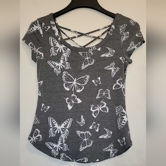 No Boundaries Tops - EUC Gray Butterfly Print Women's Top